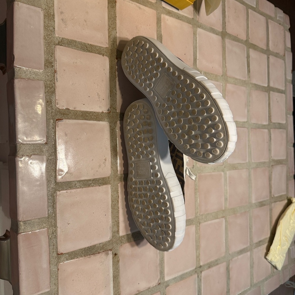 Fendi Tess Brown and White Sneakers. - Picture 9 of 11